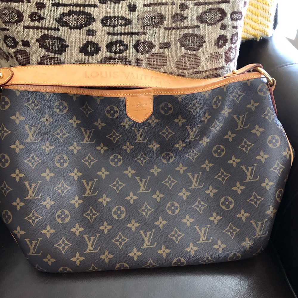 Authentic Louis Vuitton Delightful